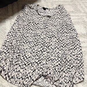 H&M Monochrome Abstract Top